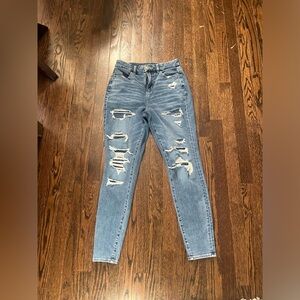 16) American Eagle size 4 regular jeans